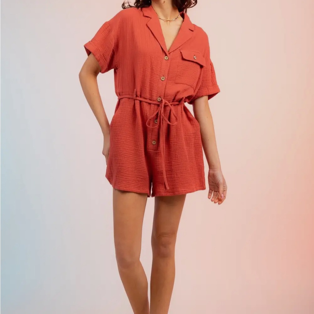 Very J Coral Button-Front Short Sleeve Romper